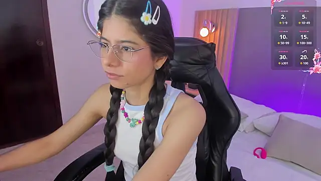 Snapshot of carlina_15 chatting on June 19, 12:42 pm carlina 15 online show from June 19, 12:42 pm