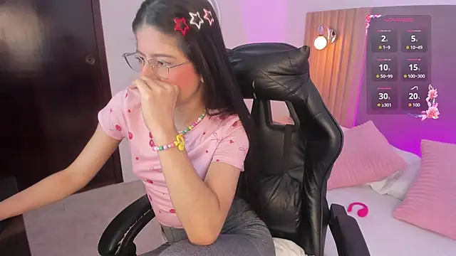 Snapshot of carlina_15 chatting on July 10, 12:30 pm carlina 15 online show from July 10, 12:30 pm