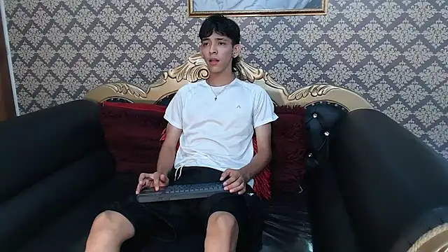 Sebas cat online show from September 13, 7:57 pm