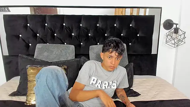 Sebas cat online show from October 16, 10:00 pm