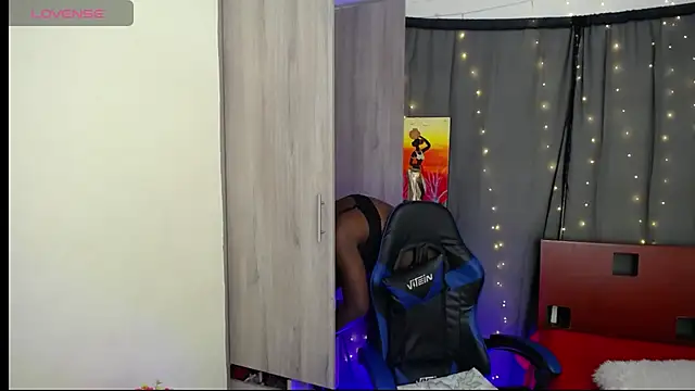 MONIQUE-LAMOUR online show from June 2, 1:07 am