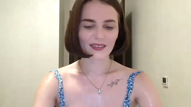 Snapshot of Silviaa_a chatting on June 27, 8:03 pm Silviaa a online show from June 27, 8:03 pm
