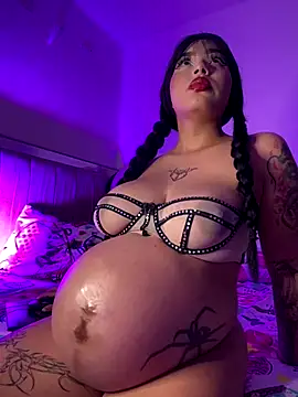 Snapshot of lucialauper_ chatting on December 13, 11:43 pm lucialauper online show from December 13, 11:43 pm