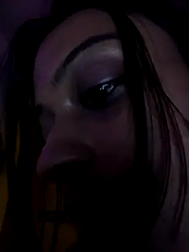 Your-Kitkat online show from December 1, 2:44 pm