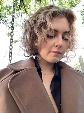 KellyKeler online show from October 1, 12:22 pm