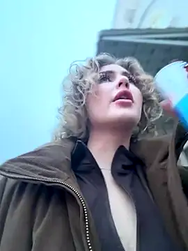 KellyKeler online show from December 21, 1:40 pm