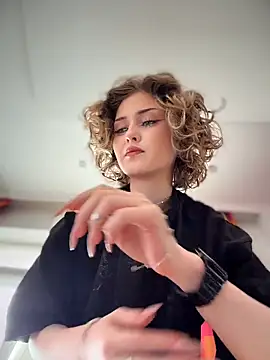 Snapshot of KellyKeler chatting on March 28, 10:15 am KellyKeler online show from March 28, 10:15 am