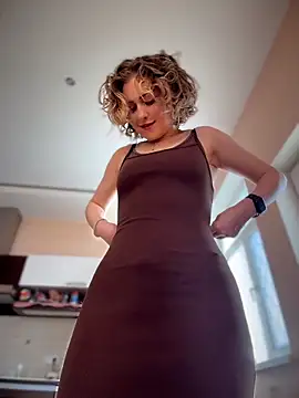 Snapshot of KellyKeler chatting on April 2, 11:30 am KellyKeler online show from April 2, 11:30 am