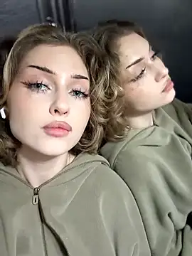 Snapshot of KellyKeler chatting on April 3, 11:08 am KellyKeler online show from April 3, 11:08 am