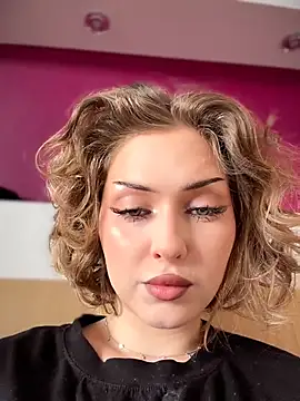 Snapshot of KellyKeler chatting on April 4, 11:08 am KellyKeler online show from April 4, 11:08 am