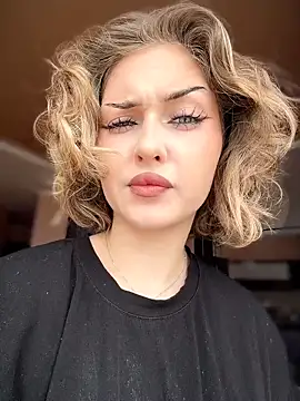 Snapshot of KellyKeler chatting on April 5, 10:34 am KellyKeler online show from April 5, 10:34 am