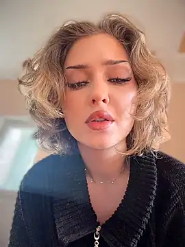 Snapshot of KellyKeler chatting on April 11, 11:03 am KellyKeler online show from April 11, 11:03 am