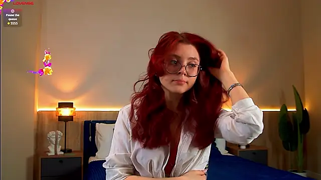 Nora  Ray online show from February 6, 7:28 pm