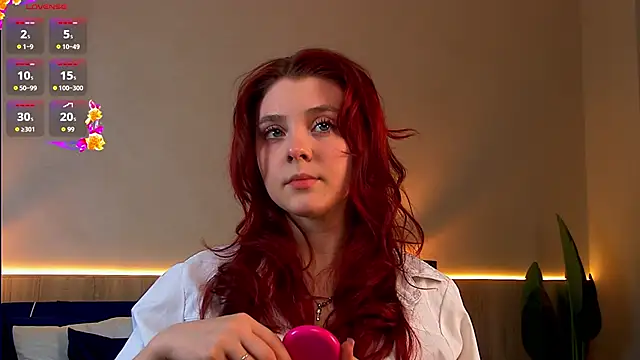 Nora  Ray online show from February 12, 7:20 pm