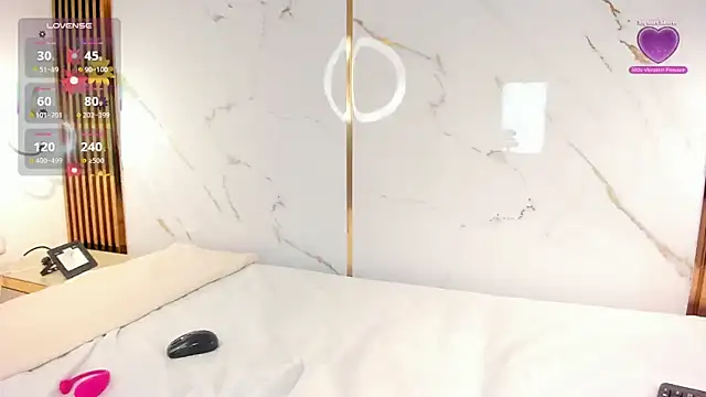 Snapshot of CandyRouse__ chatting on January 13, 4:51 am CandyRouse online show from January 13, 4:51 am