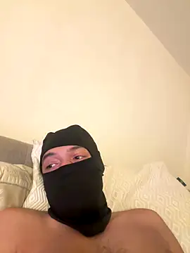 Snapshot of Pingasweet304 chatting on December 16, 8:52 am Pingasweet304 online show from December 16, 8:52 am