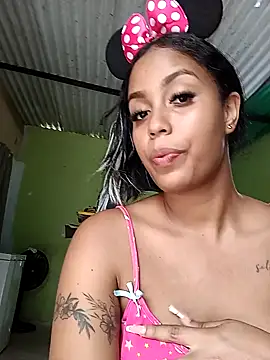 Snapshot of Fernanda30 chatting on April 18, 5:28 pm Fernanda30 online show from April 18, 5:28 pm
