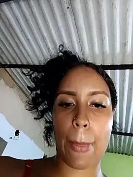 Snapshot of Fernanda30 chatting on May 16, 12:40 am Fernanda30 online show from May 16, 12:40 am