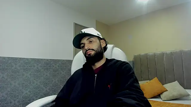 Snapshot of Ryan_Jackson_ chatting on September 20, 1:06 am Ryan Jackson  online show from September 20, 1:06 am