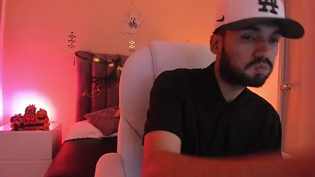 Snapshot of Ryan_Jackson_ chatting on October 4, 9:02 pm Ryan Jackson  online show from October 4, 9:02 pm