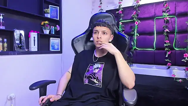 Megan Thompson  online show from November 21, 2:21 am