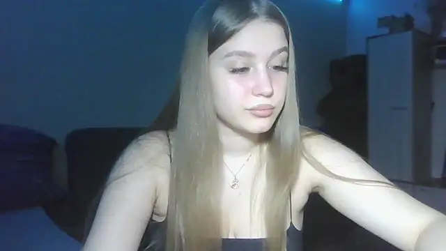 yourhoney Lola  online show from October 17, 1:35 pm