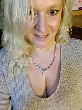 Bouncy-Bella28X online show from November 6, 12:17 pm