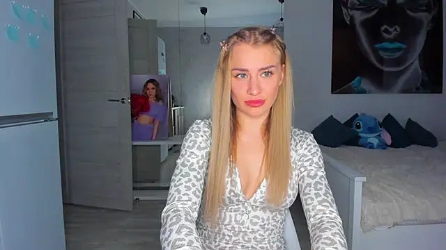 Snapshot of MashaFromRussia__ chatting on November 6, 9:21 am MashaFromRussia online show from November 6, 9:21 am