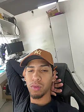 Oqui online show from March 17, 5:49 pm