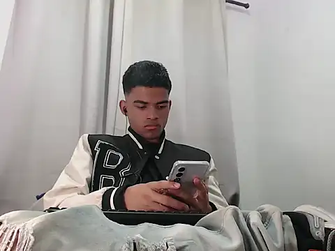 camillo beischel  online show from October 5, 7:01 pm