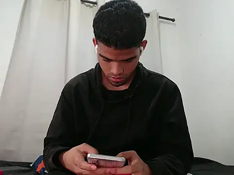 camillo beischel  online show from October 11, 6:28 pm