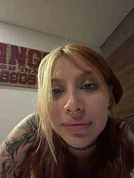 Snapshot of YunoRose_ chatting on April 28, 4:28 am YunoRose online show from April 28, 4:28 am