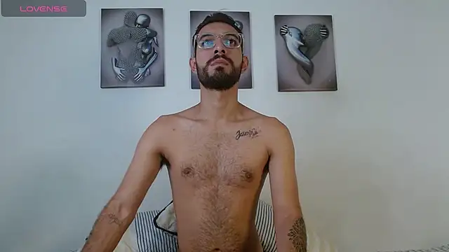 Snapshot of ReyPablo1 chatting on September 21, 3:57 pm ReyPablo1 online show from September 21, 3:57 pm