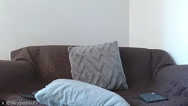 Snapshot of ReyPablo1 chatting on February 11, 3:17 pm ReyPablo1 online show from February 11, 3:17 pm