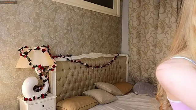 Emma Frosty online show from November 8, 8:07 pm