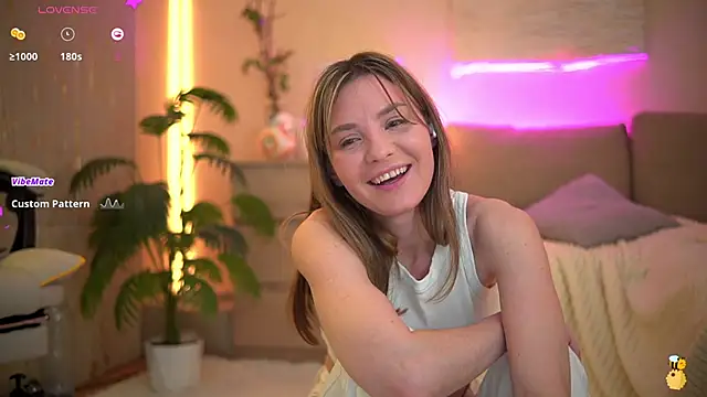 bryk elise online show from April 18, 7:58 pm