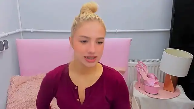 EvetteRose online show from September 30, 2:55 pm