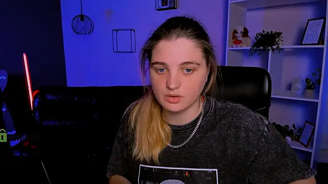 Snapshot of inga_gree chatting on December 21, 9:49 am inga gree online show from December 21, 9:49 am