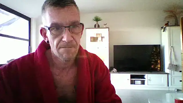 Kevinhot38 online show from December 15, 10:08 am