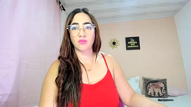 Snapshot of TamiDesire chatting on June 12, 5:12 pm TamiDesire online show from June 12, 5:12 pm