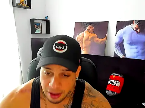 Snapshot of Marck_Mathews chatting on December 2, 3:07 pm Marck Mathews online show from December 2, 3:07 pm