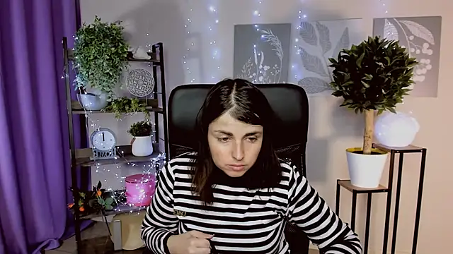 MartaEdams online show from April 7, 6:03 am