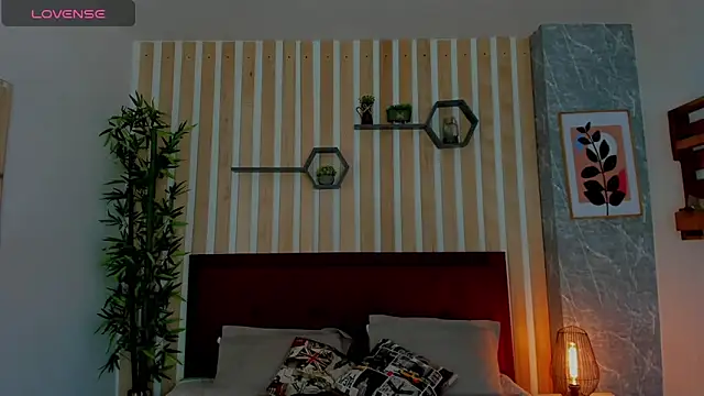 Snapshot of SamayRyann chatting on February 11, 1:27 pm SamayRyann online show from February 11, 1:27 pm