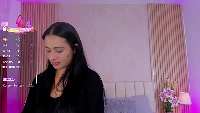 Snapshot of ZOEBARLOWE chatting on October 1, 7:20 pm ZOEBARLOWE online show from October 1, 7:20 pm