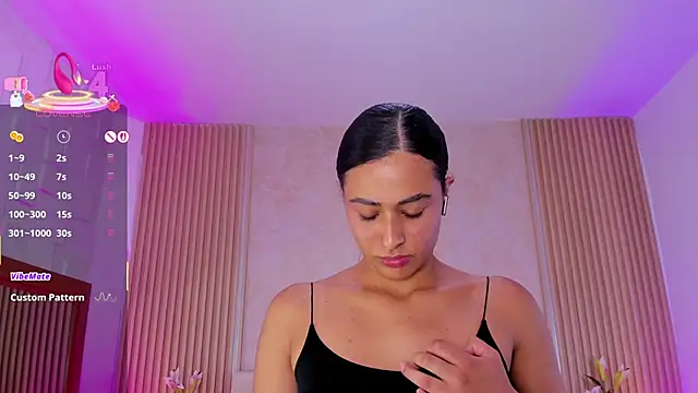 Snapshot of ZOEBARLOWE chatting on October 17, 7:05 pm ZOEBARLOWE online show from October 17, 7:05 pm