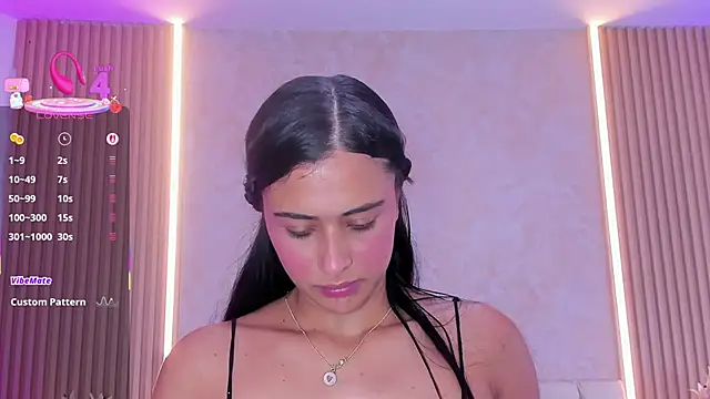 Snapshot of ZOEBARLOWE chatting on October 18, 6:08 pm ZOEBARLOWE online show from October 18, 6:08 pm