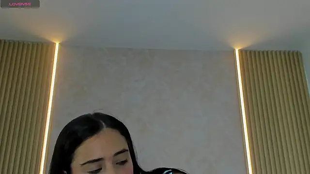 Snapshot of ZOEBARLOWE chatting on November 6, 7:04 pm ZOEBARLOWE online show from November 6, 7:04 pm