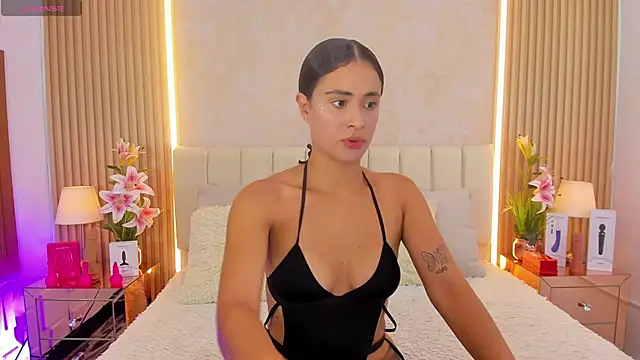 Snapshot of ZOEBARLOWE chatting on November 14, 7:01 pm ZOEBARLOWE online show from November 14, 7:01 pm