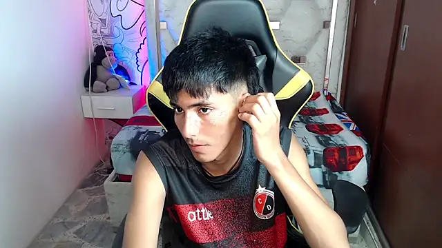 Snapshot of yiisu_ chatting on October 3, 6:16 pm yiisu  online show from October 3, 6:16 pm