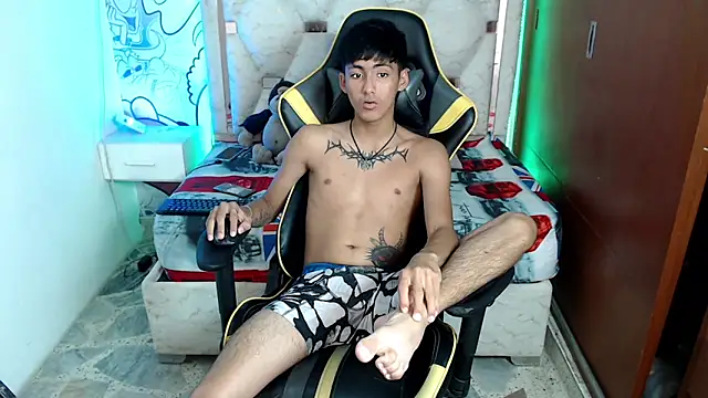 Snapshot of yiisu_ chatting on October 15, 6:19 pm yiisu  online show from October 15, 6:19 pm